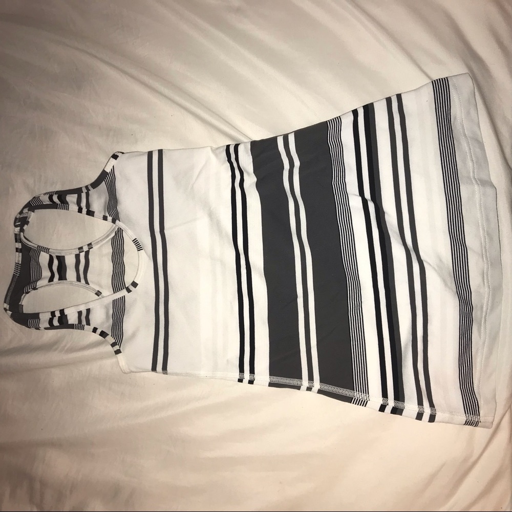 LULULEMON TANK *FREE GIFT*